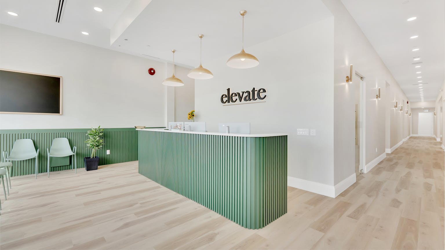 Patient treatment room with Massage bed