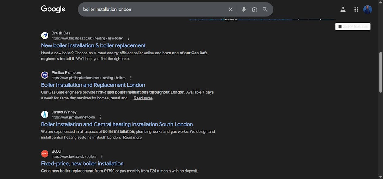 [Screenshot: Google SERP for a query without local intent &mdash; no map pack, only informational content]