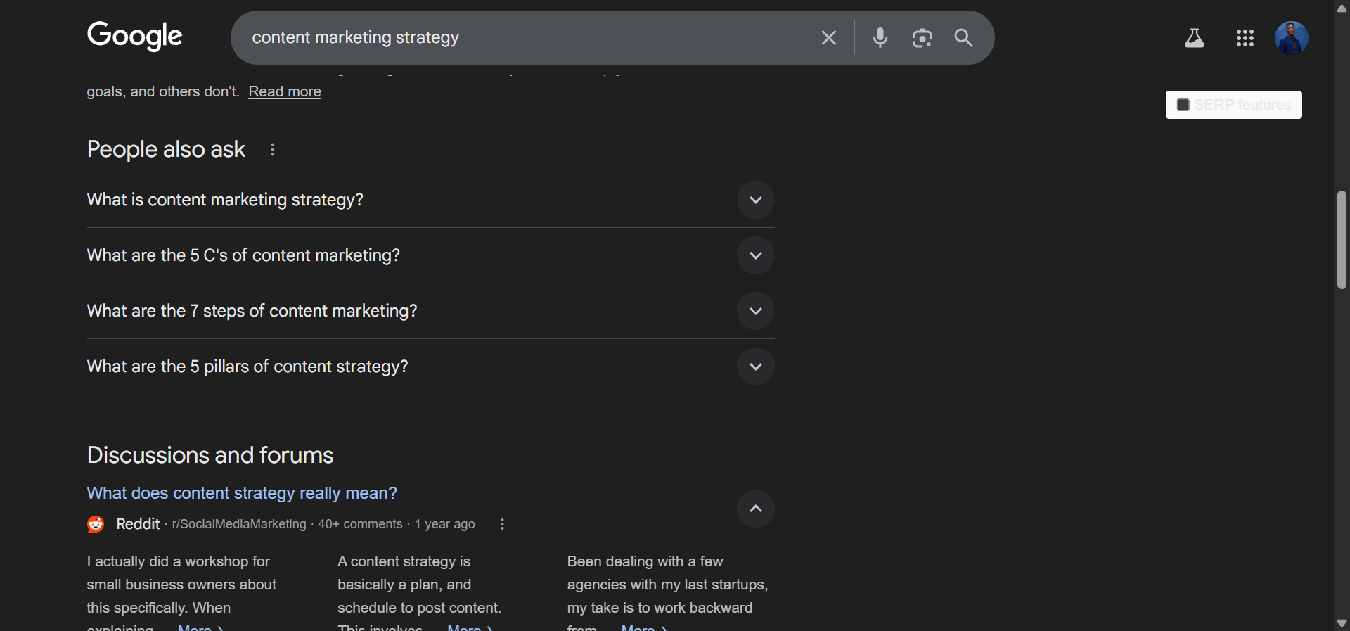[Screenshot: Google&rsquo;s &ldquo;People Also Ask&rdquo; box showing 4-5 related questions expanding below the search results]