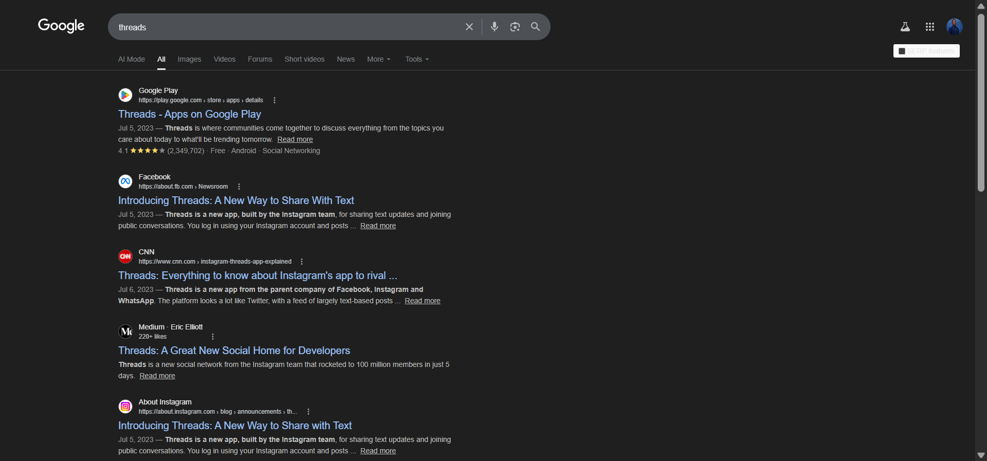 [Screenshot of SERP for &ldquo;threads&rdquo; showing sewing/fashion results from before July 2023 vs. Meta Threads social network results from after July 2023]