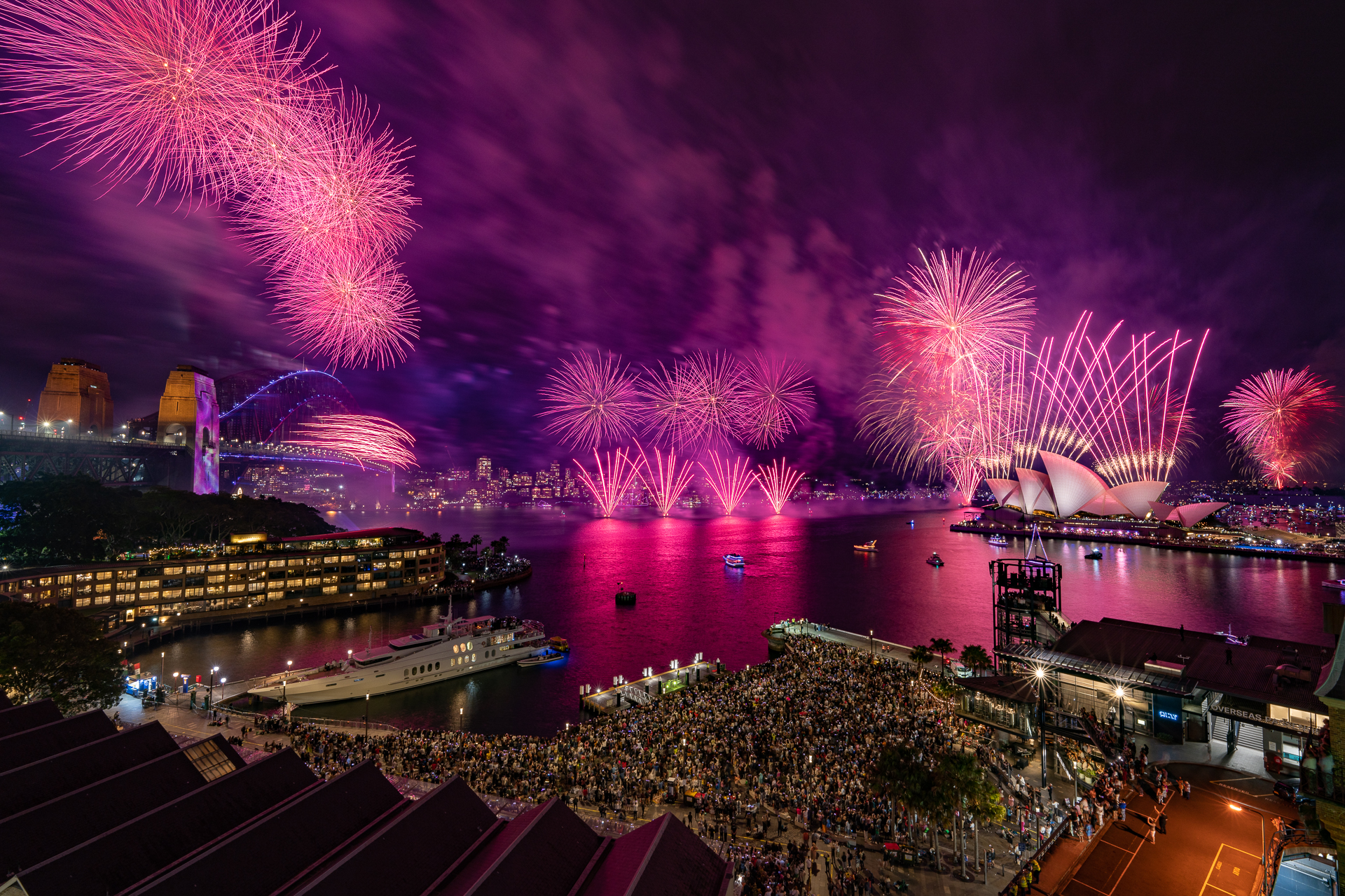 01TheRocks-NYE24-Fireworks-LowRes-DSC04874 (1)