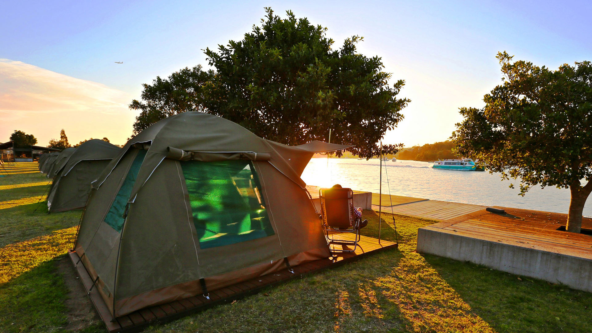 waterfront-campground-sunrise-cockatoo-island-sydney-harbour 1920x1080