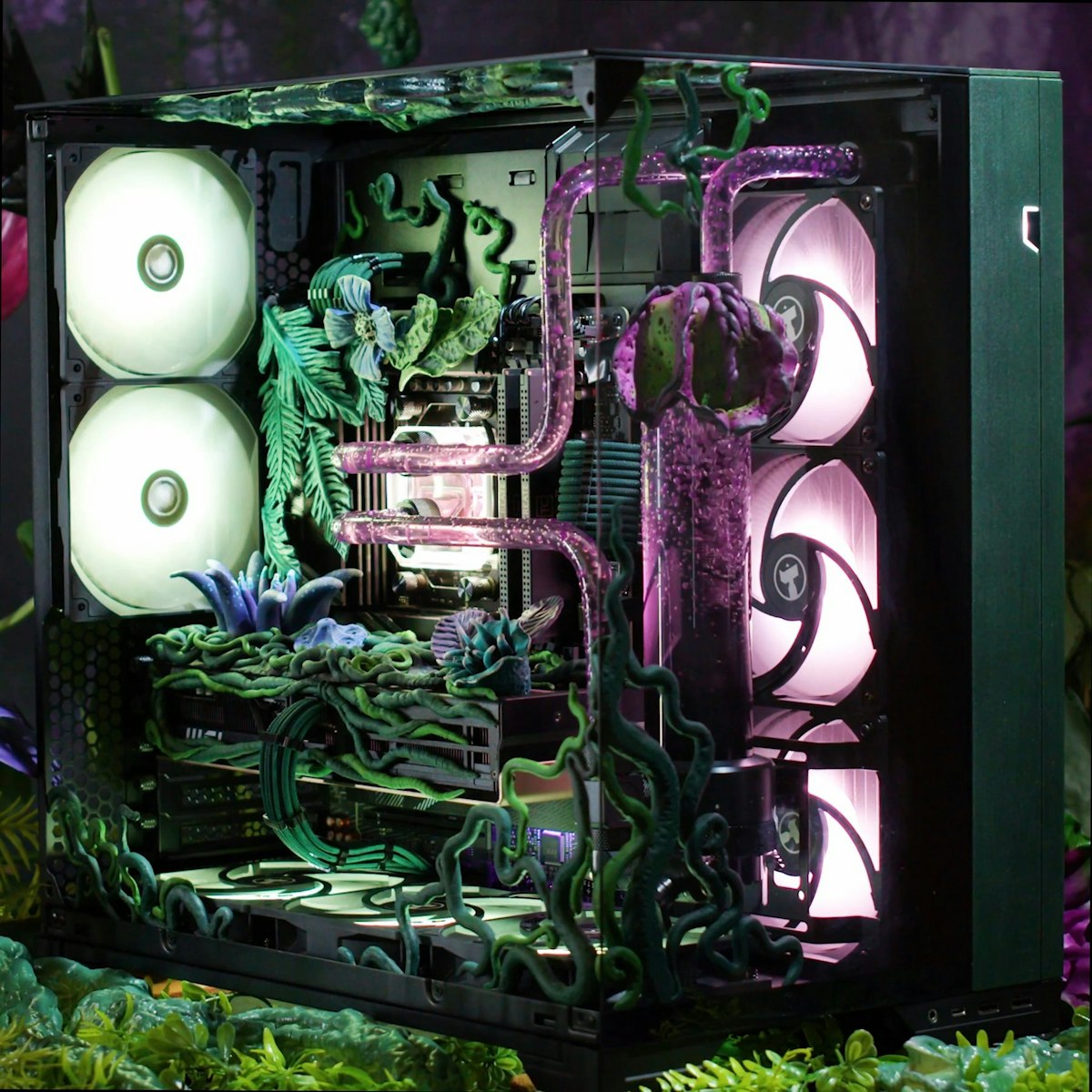 The Legend of Etroo, an Ironside Masterworks build, in its jungle scene