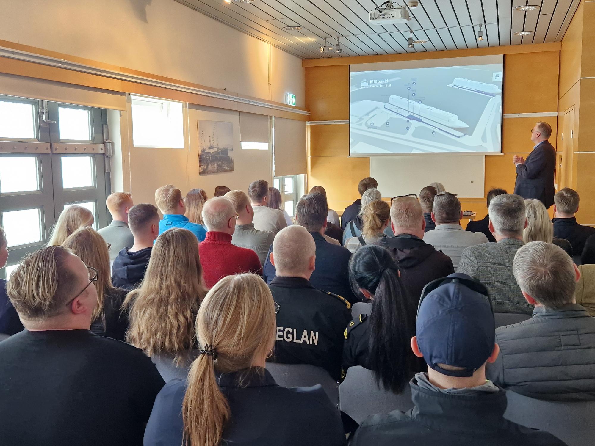 Húsfyllir á vorfundi Faxaflóahafna um komu skemmtiferðaskipa 2025