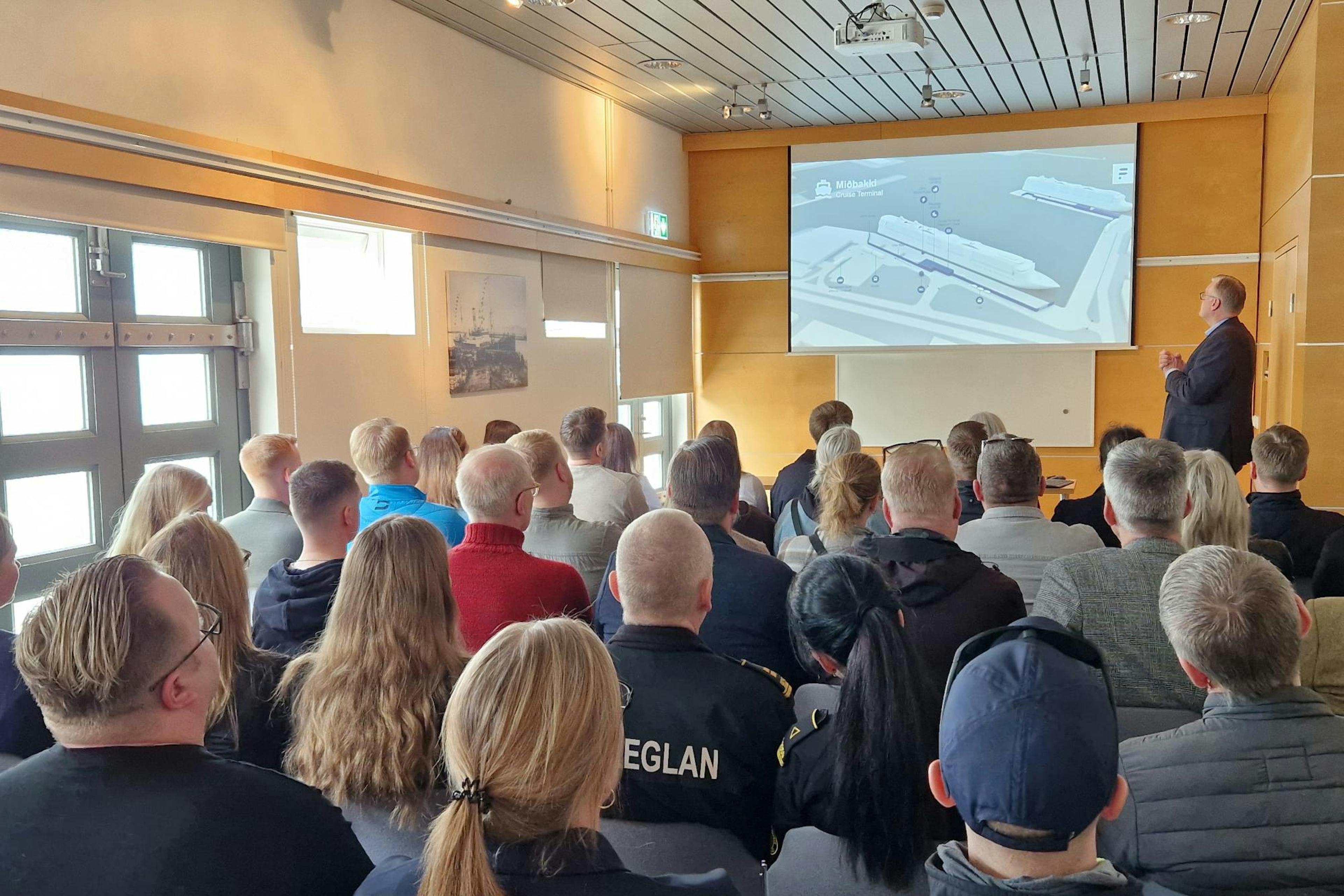 Húsfyllir á vorfundi Faxaflóahafna um komu skemmtiferðaskipa 2025