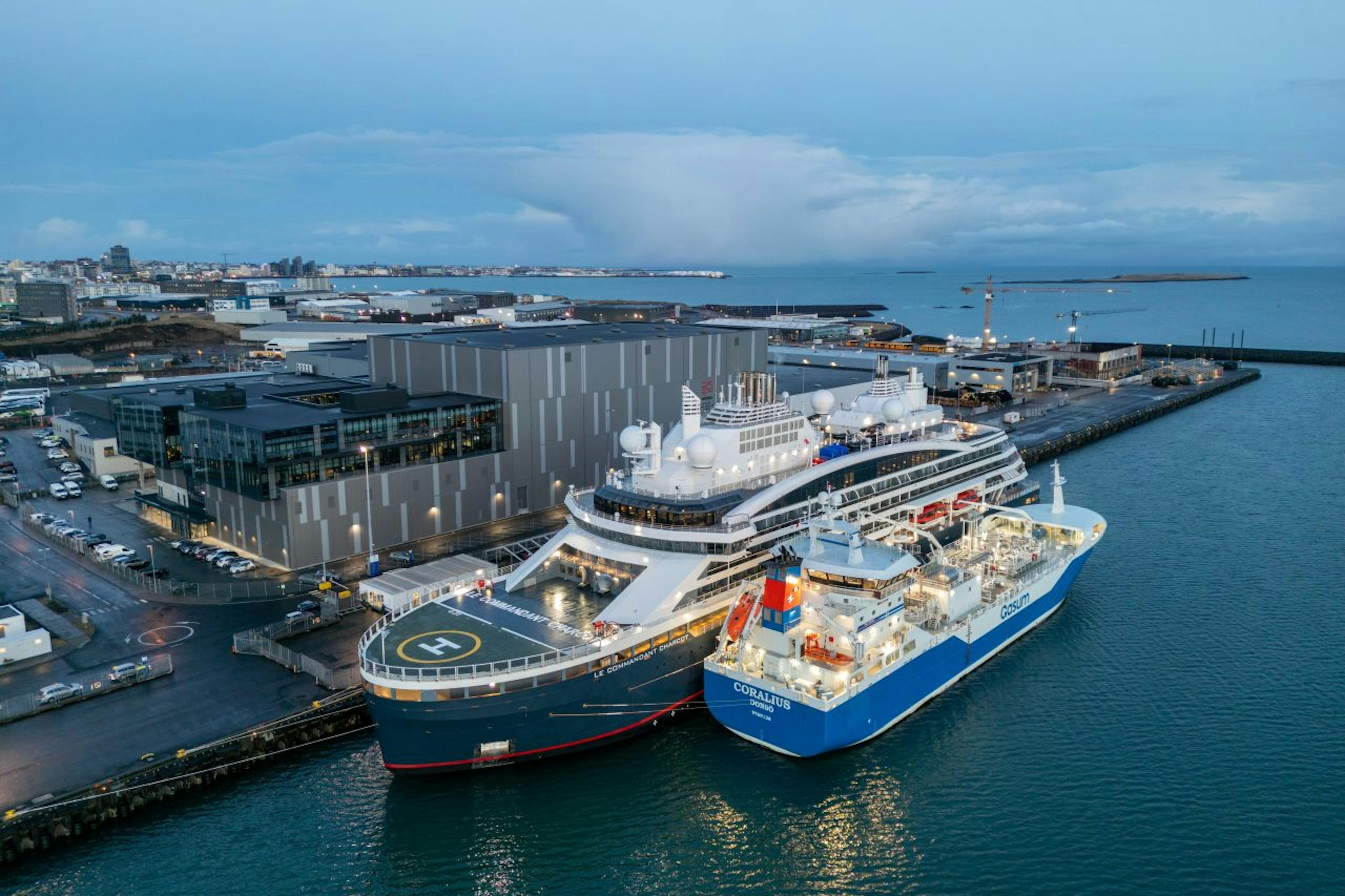 Vertíð skemmtiferðaskipa hafin