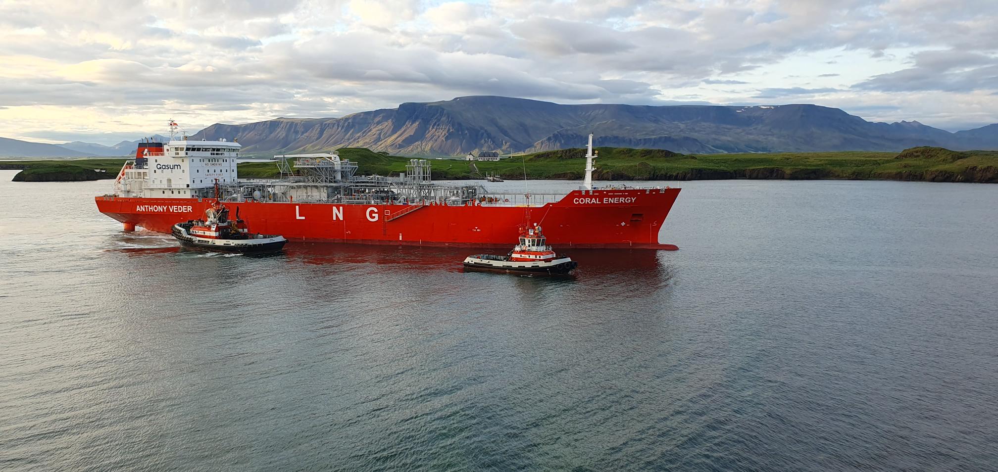 Fyrsta LNG áfylling í Reykjavík