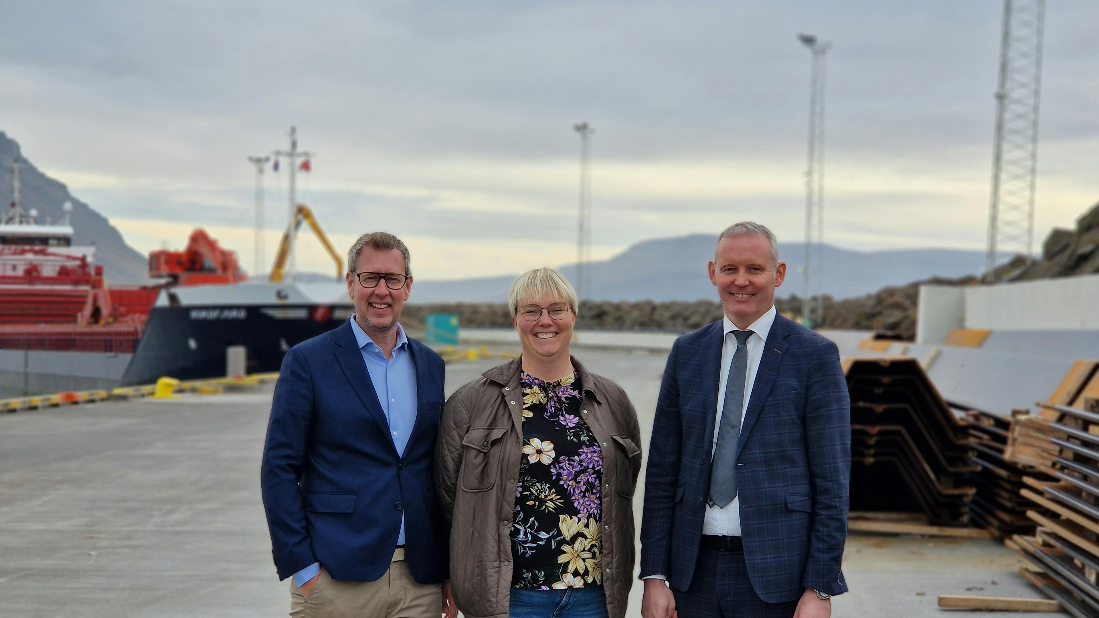 Faxaflóahafnir lengja Aðalhafnargarðinn á Akranesi