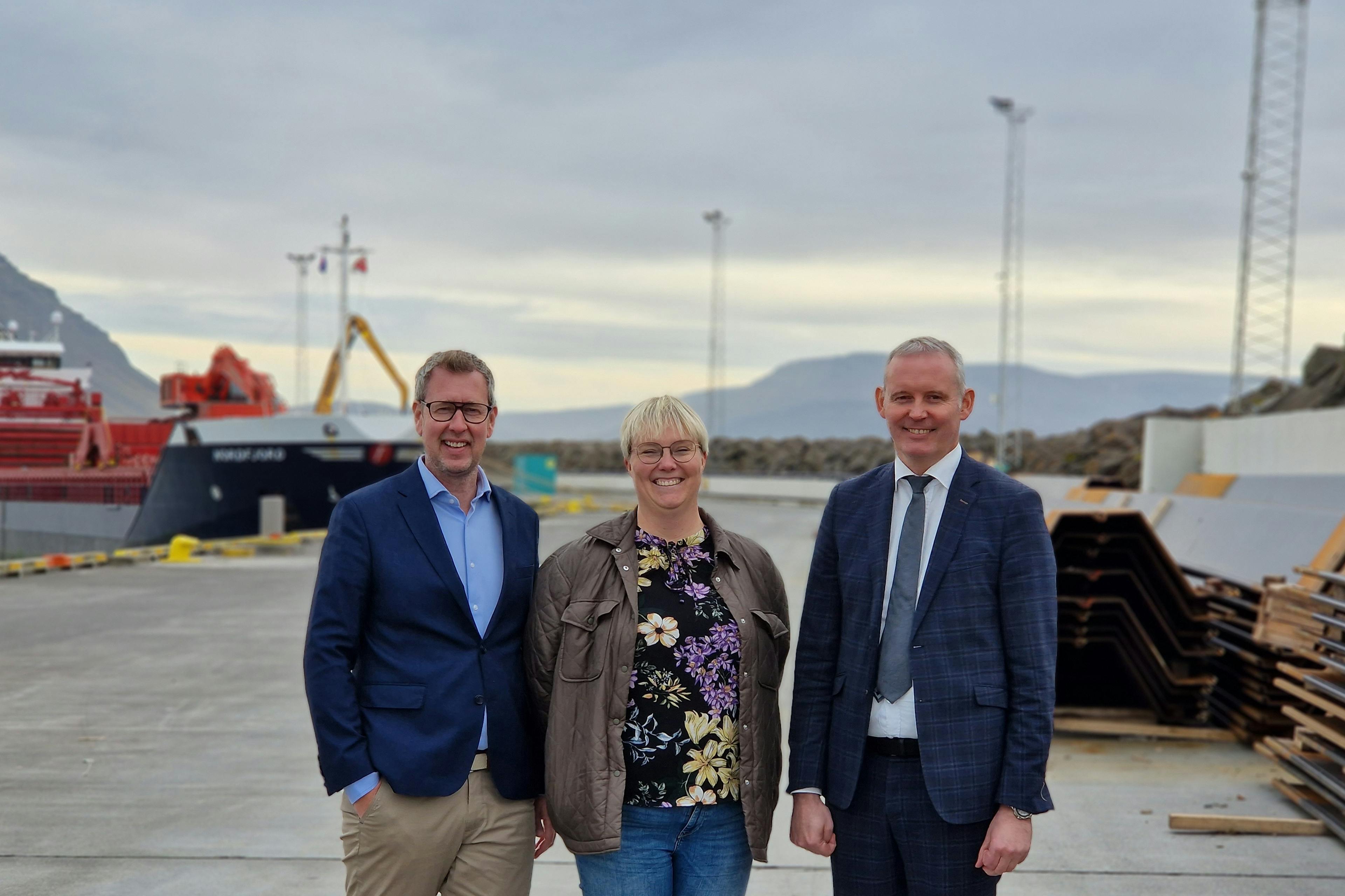 Faxaflóahafnir lengja Aðalhafnargarðinn á Akranesi