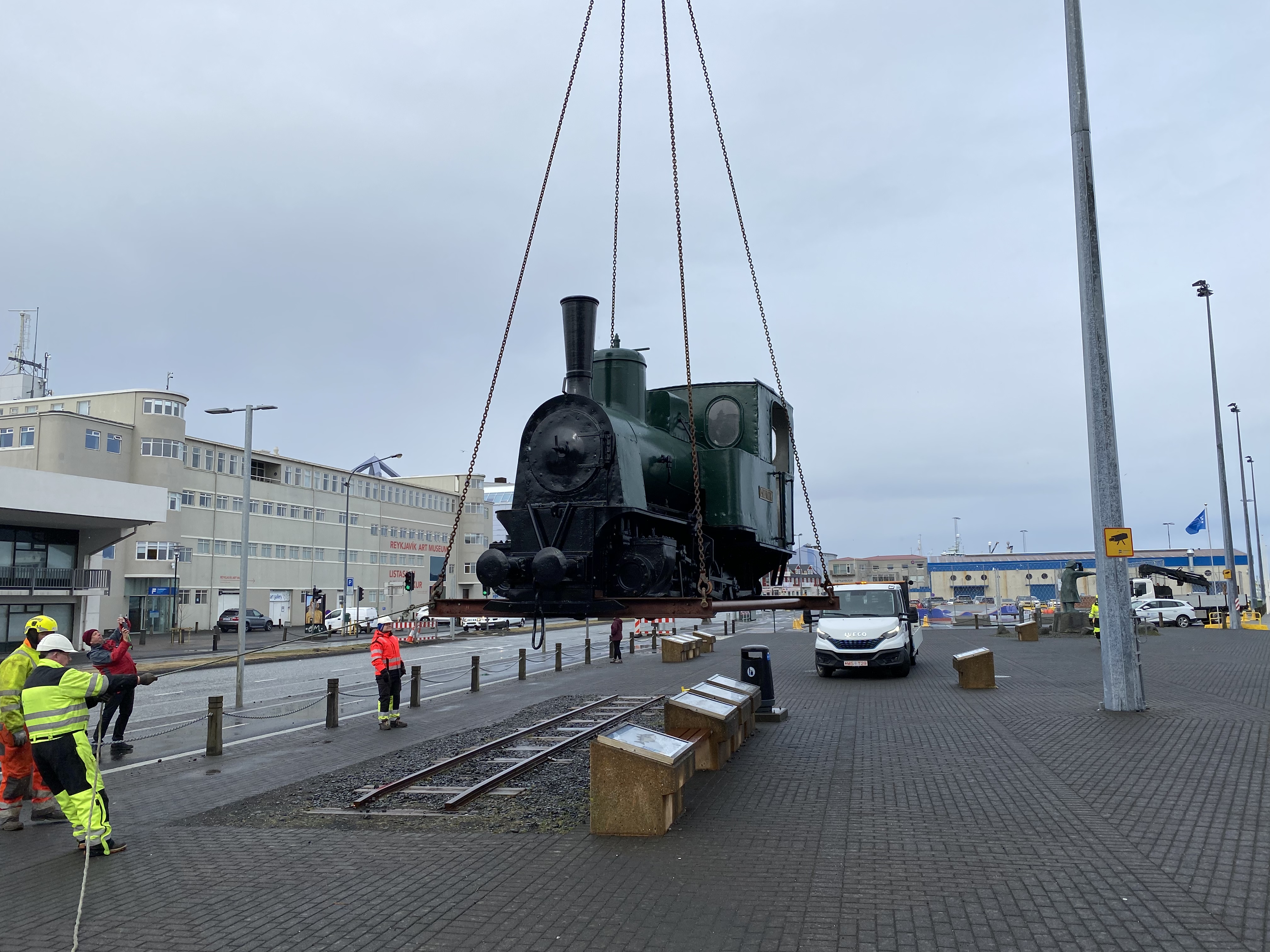 Eimreiðin Minør kominn á Miðbakkann