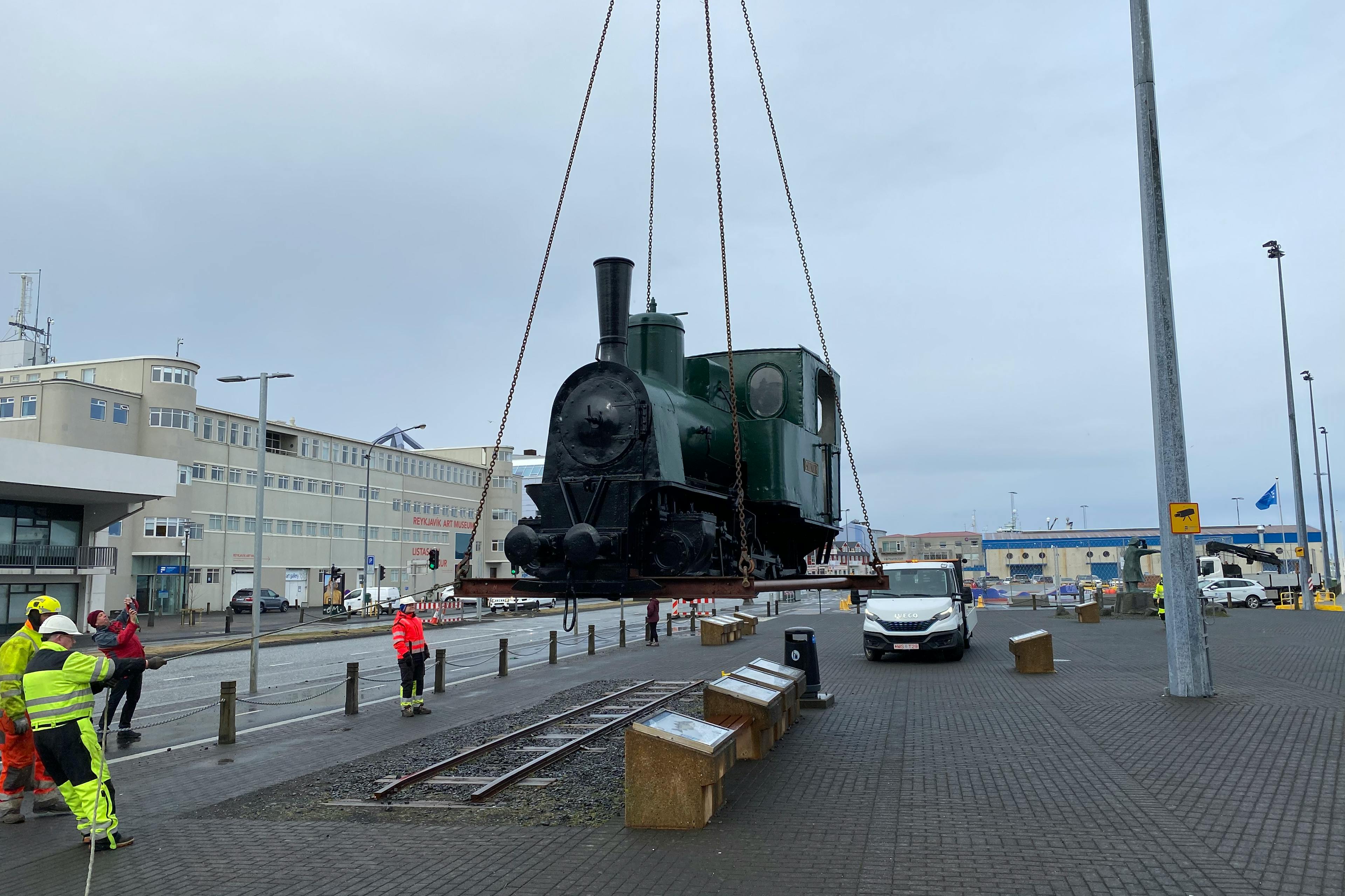 Eimreiðin Minør kominn á Miðbakkann