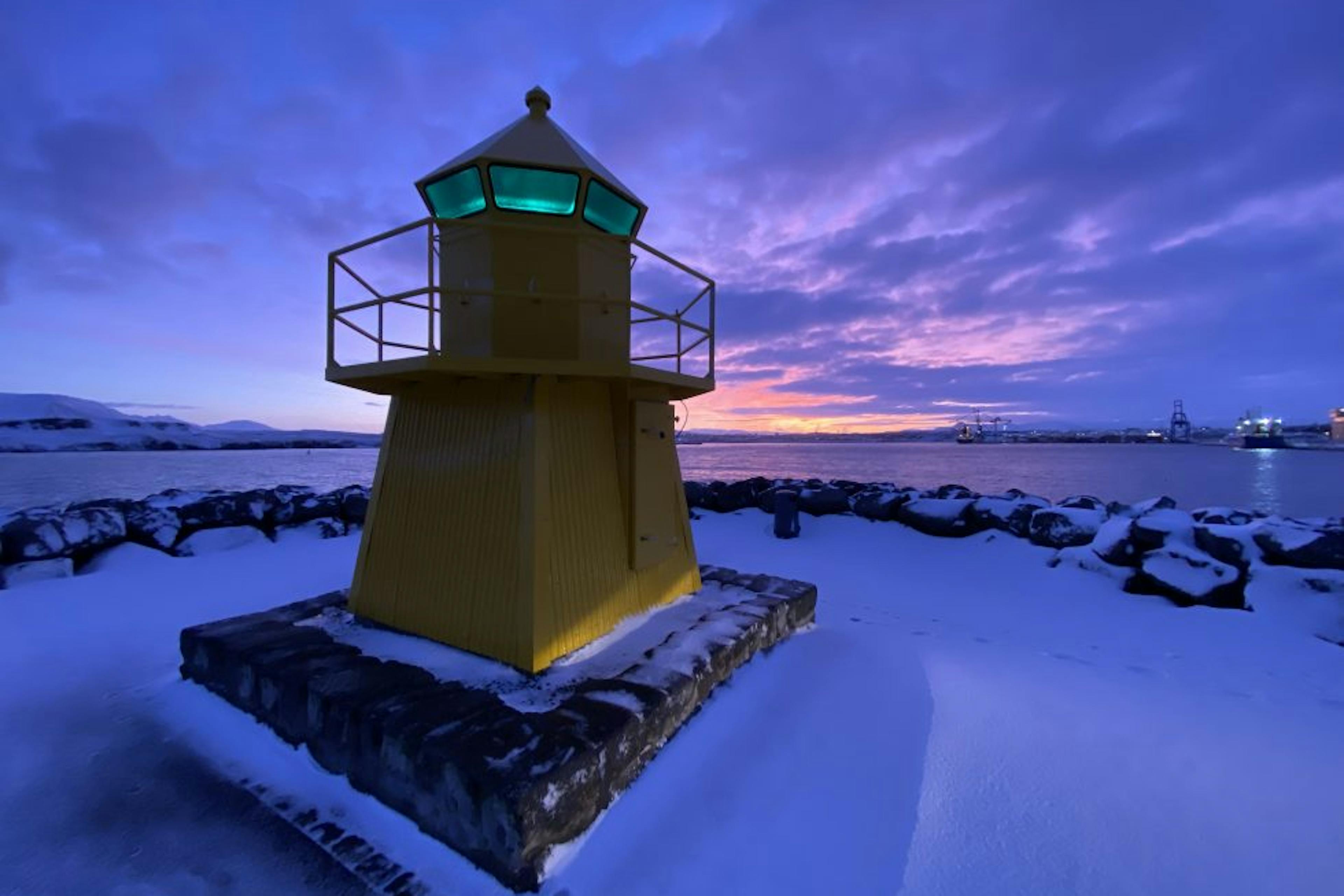 Hátíðarkveðja úr höfnum okkar í Reykjavík, Borgarnesi á Akranesi og Grundartanga