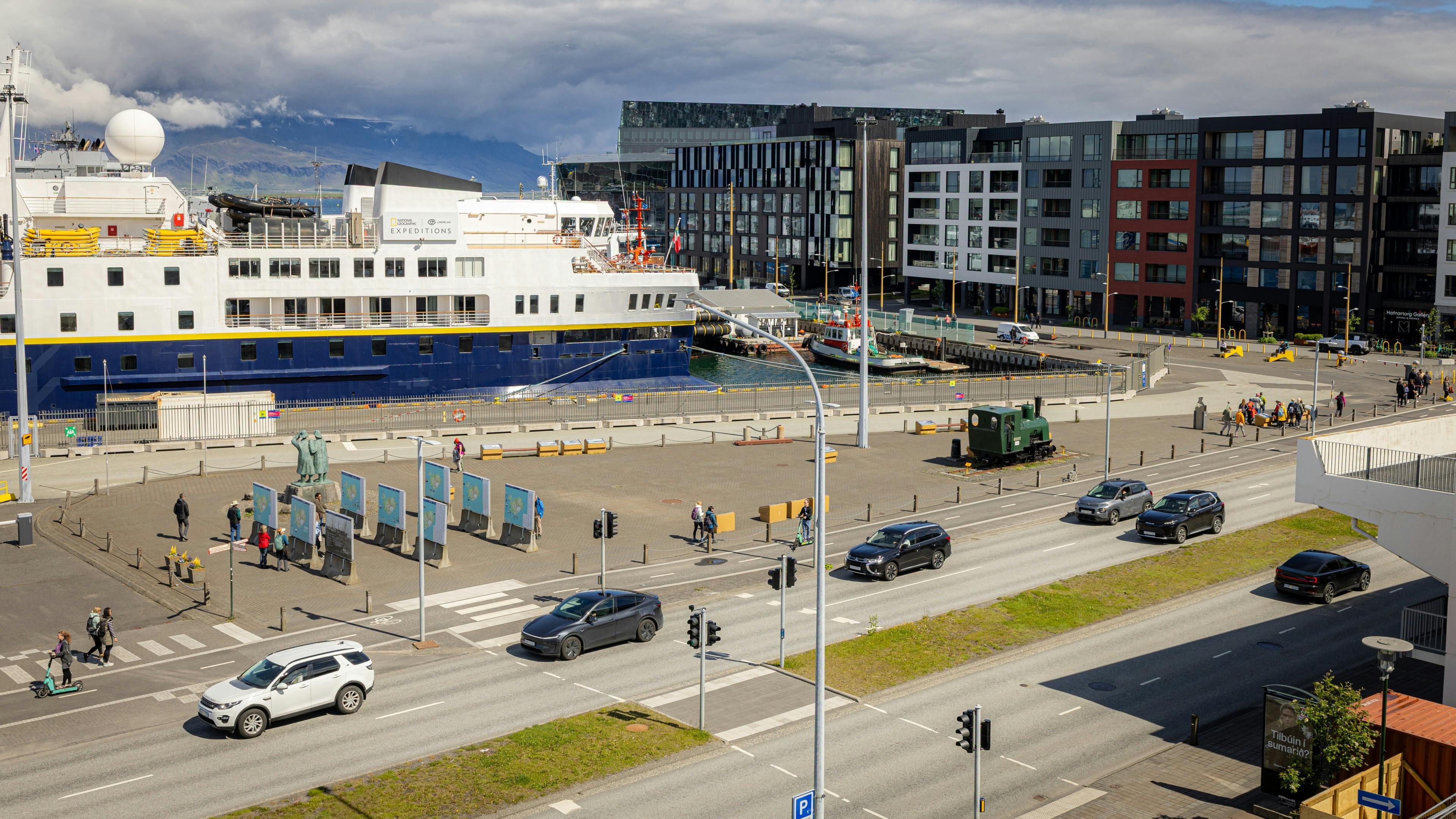 Útisýning við Reykjavíkurhöfn opin í allt í sumar