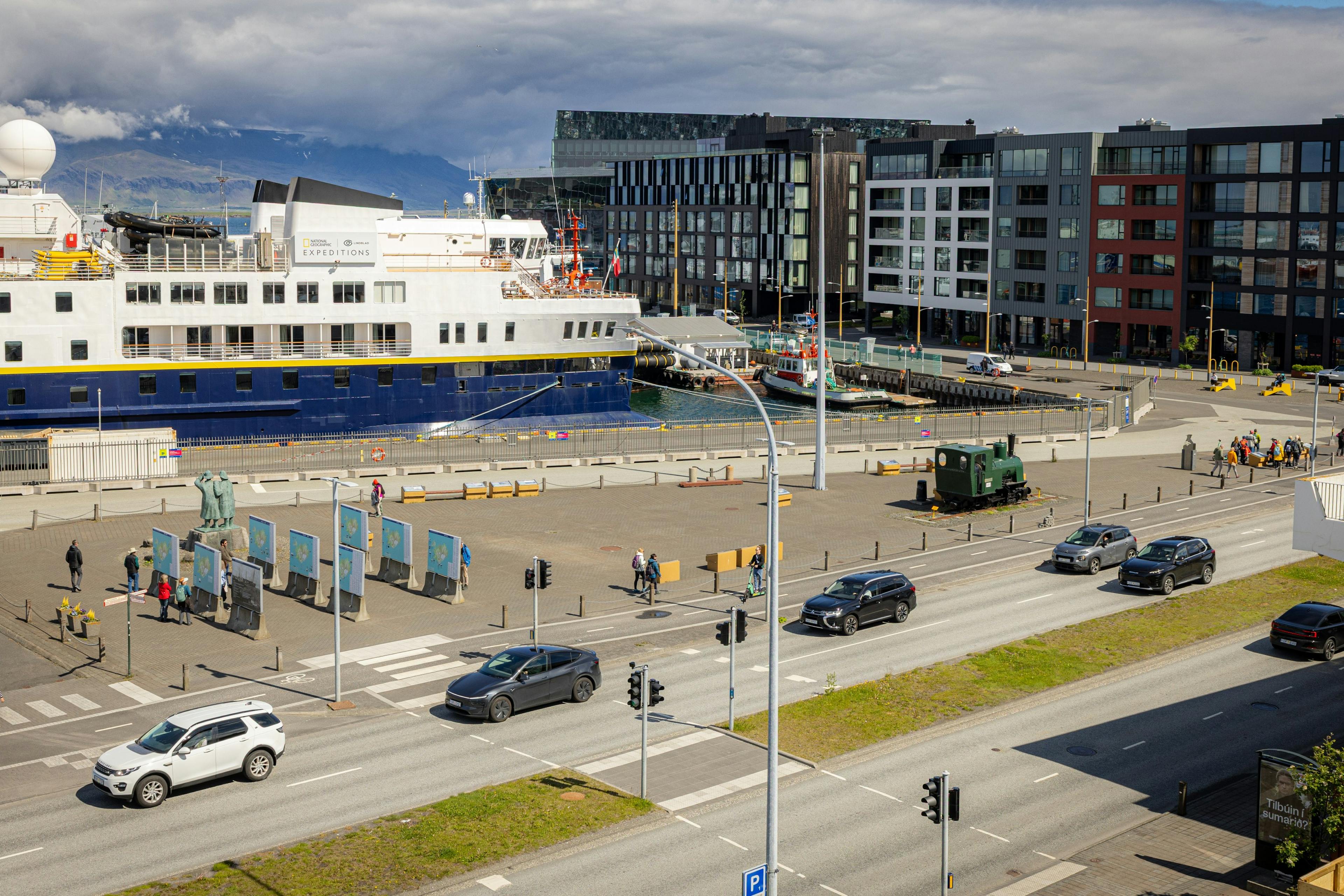 Útisýning við Reykjavíkurhöfn opin í allt í sumar
