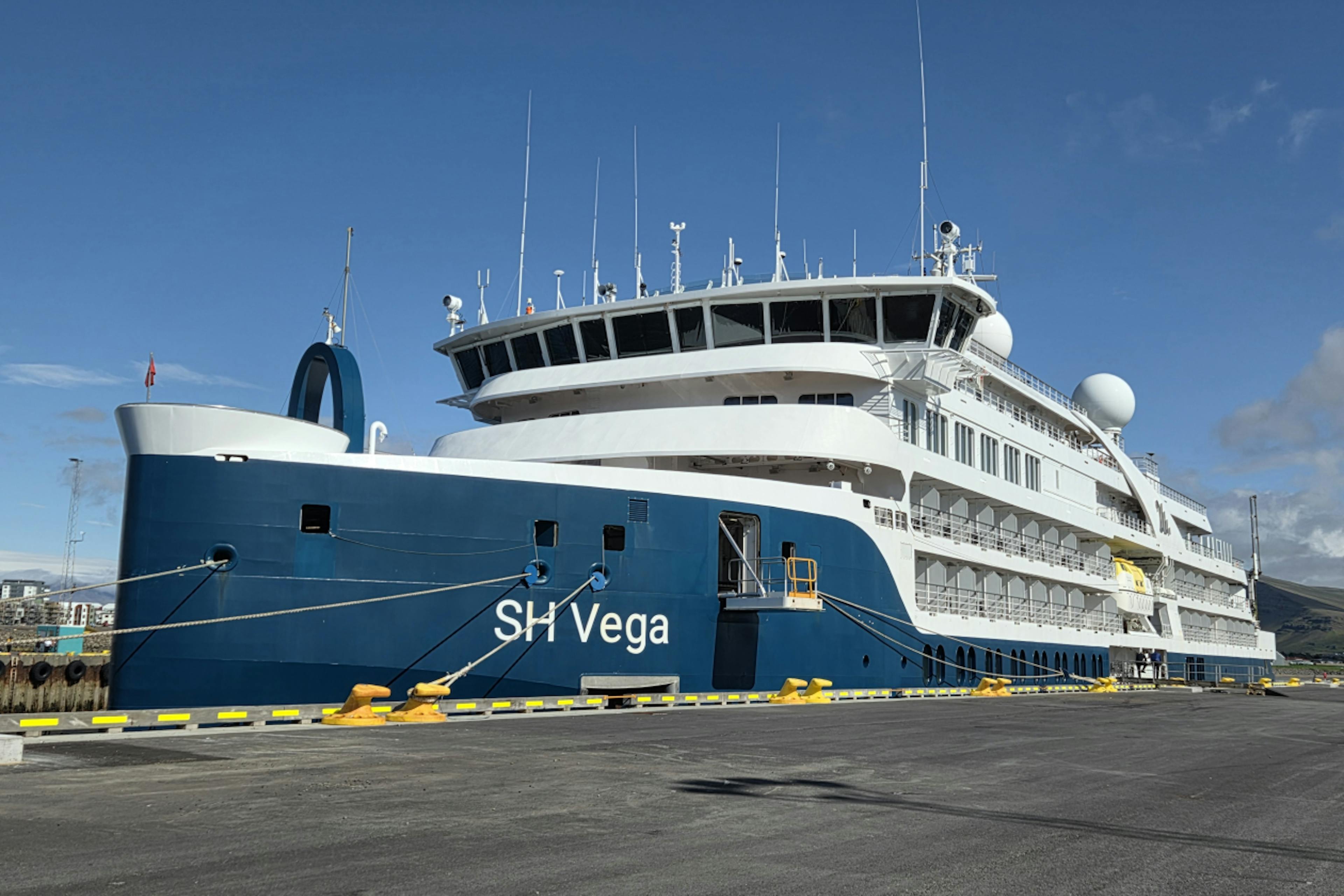 SH Vega í Akraneshöfn