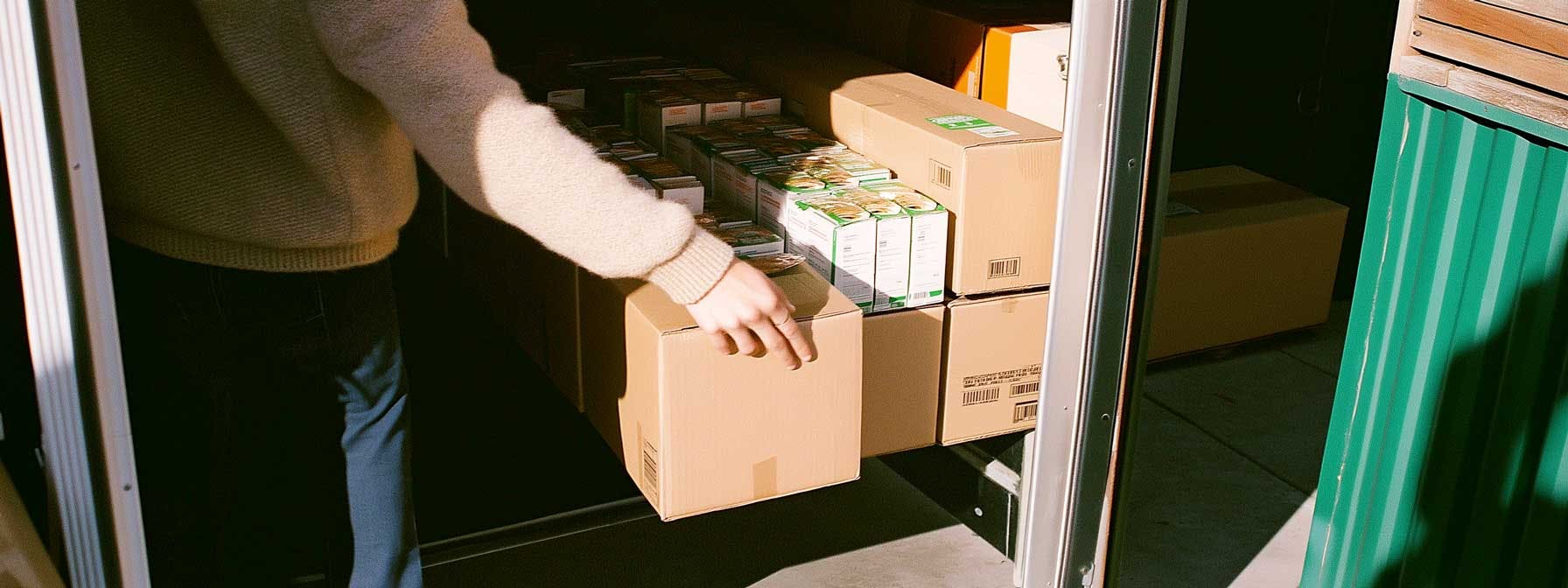 7-Best-Practices-for-eCommerce-Shipping-Operations-Stock