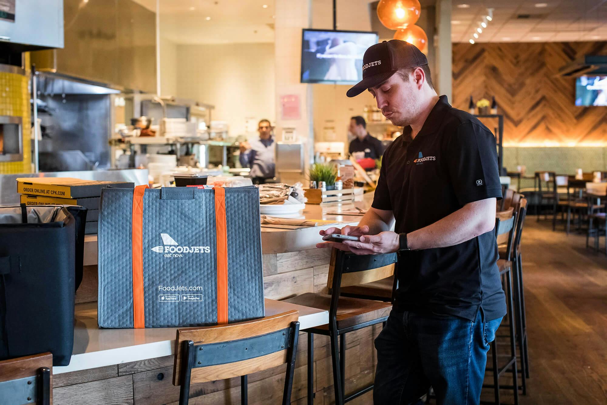 Foodjets courier waiting overview