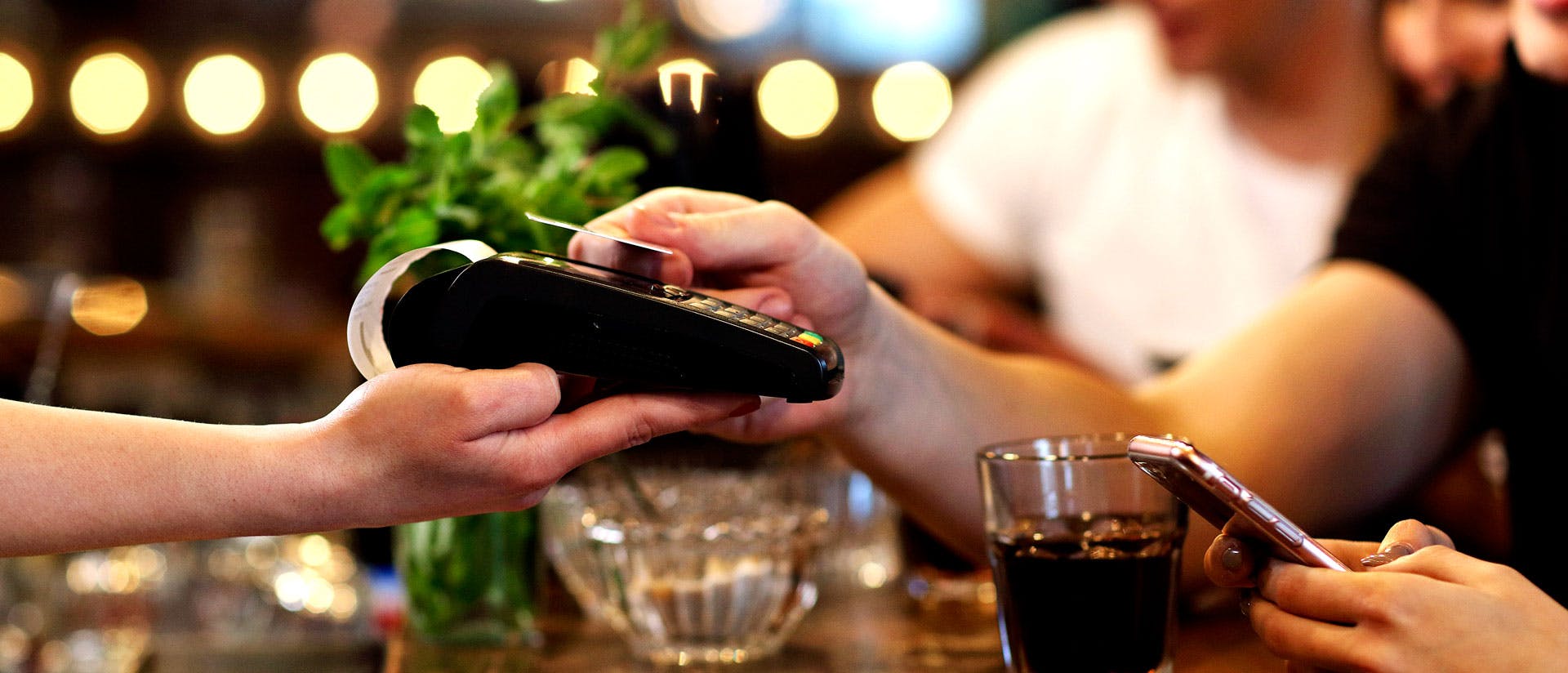 Tipping-Restaurant-Industry-paying