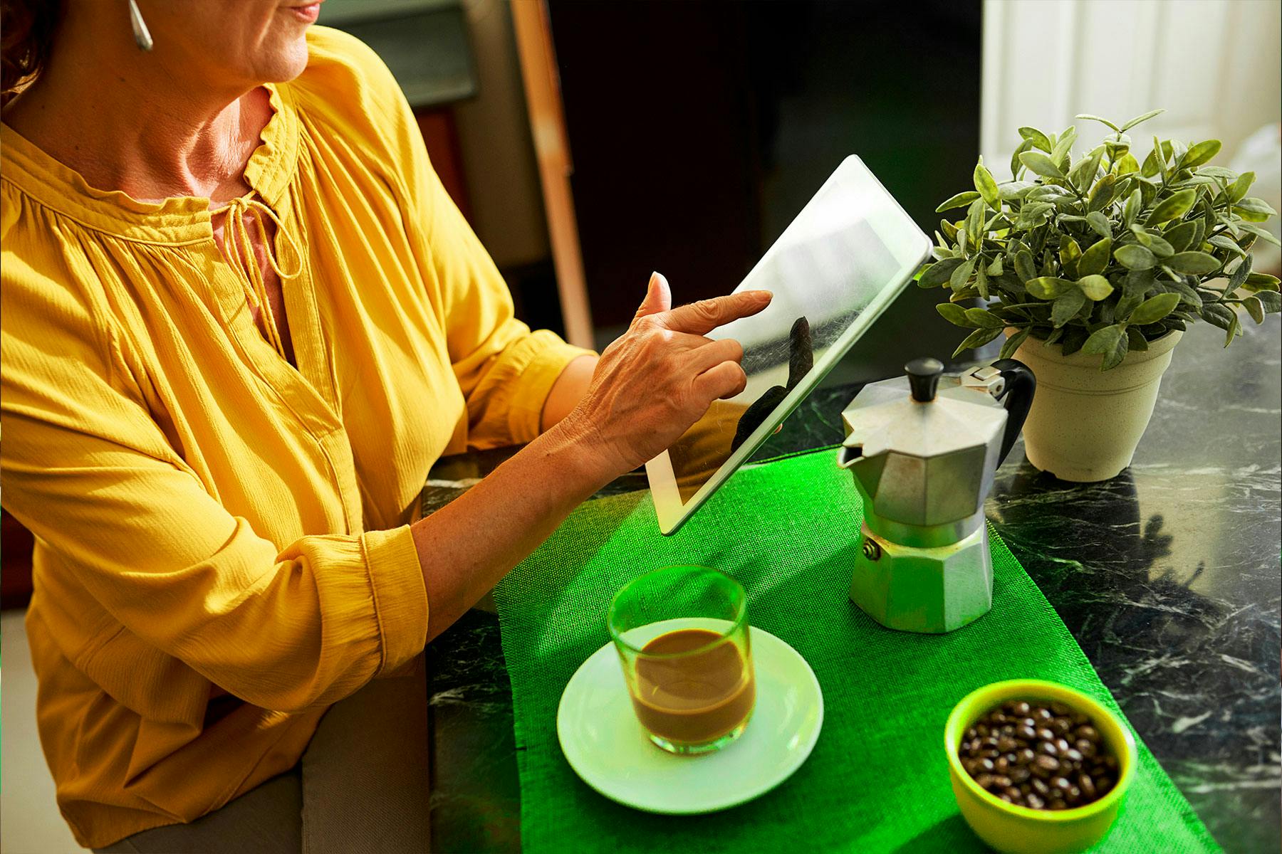 How-Promote-Restaurant-Social-Media-Deliverect-OV