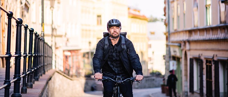 Building-sustainable-delivery-Deliverect-driverbike