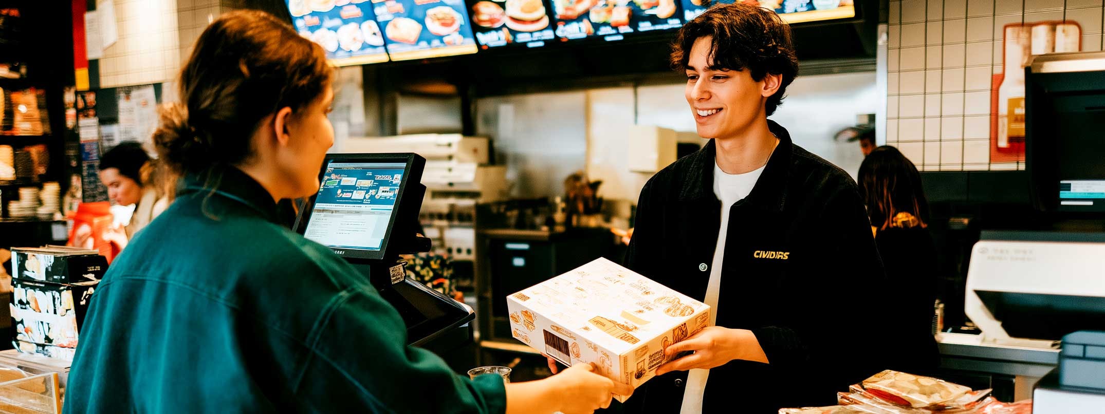 Hyper-Personalization--Using-AI-to-Drive-Loyalty-Customers