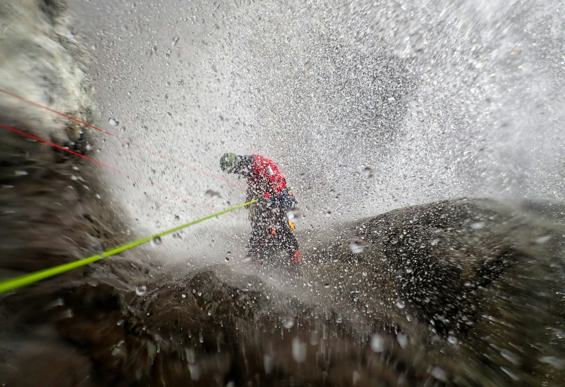 rappel in wild water canyoning