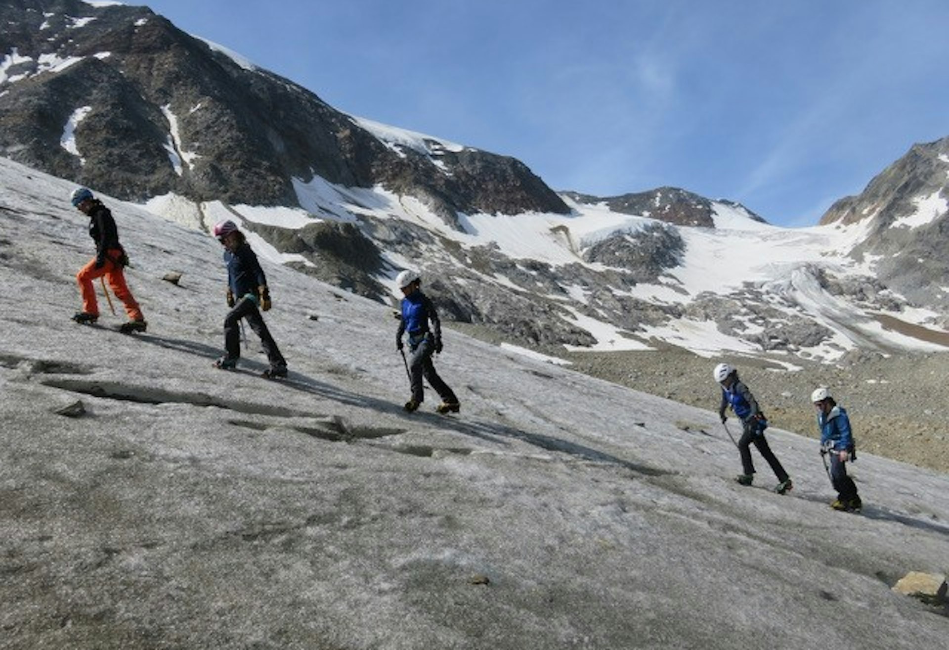 Leading ladies, bergbeklimsters op de gletsjer