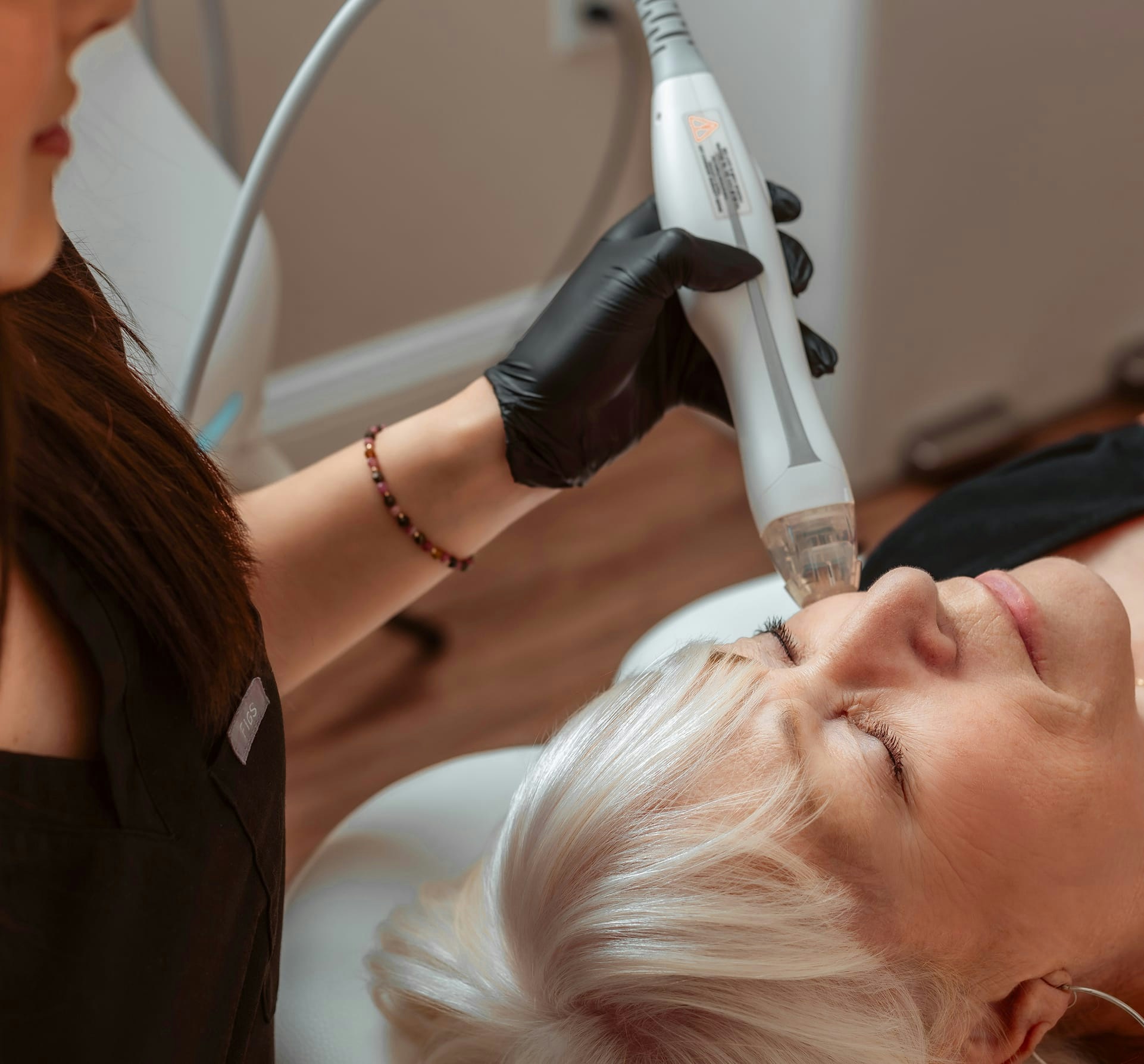 woman getting scar removal