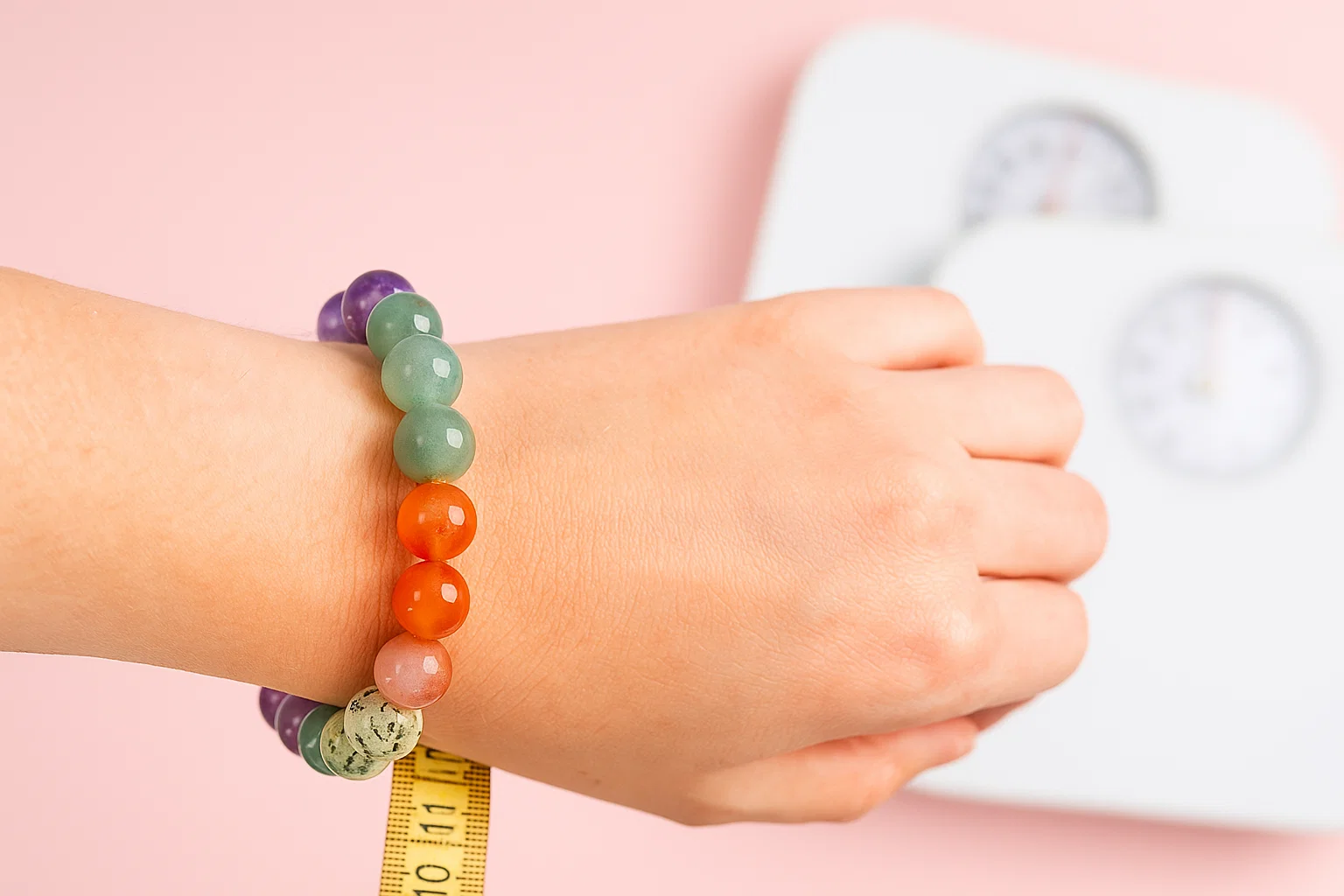 Bracelet pierre pour perdre du poids : mythe ou allié bien-être ?