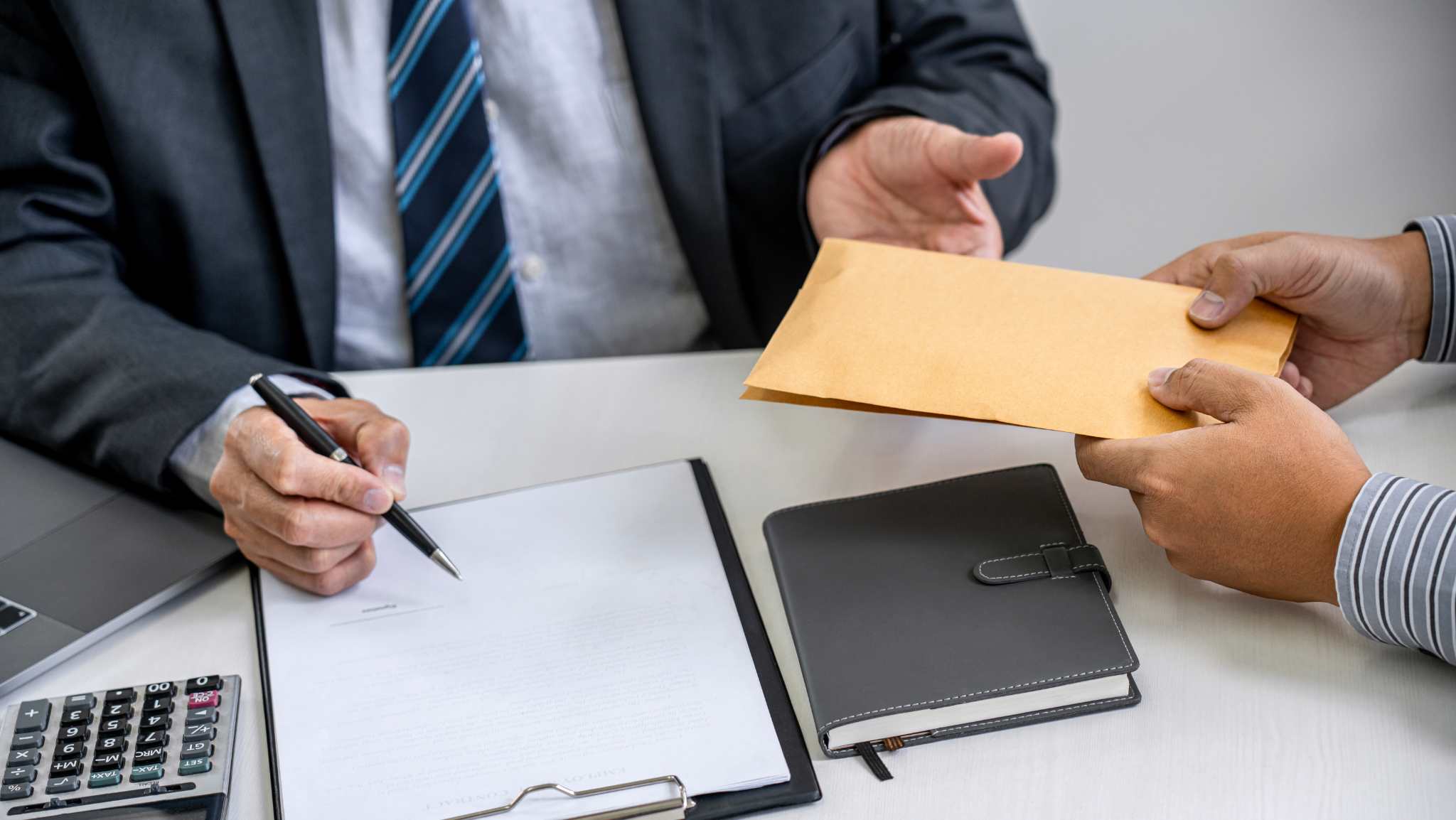 Antecipação de salário: o que é e como fazer