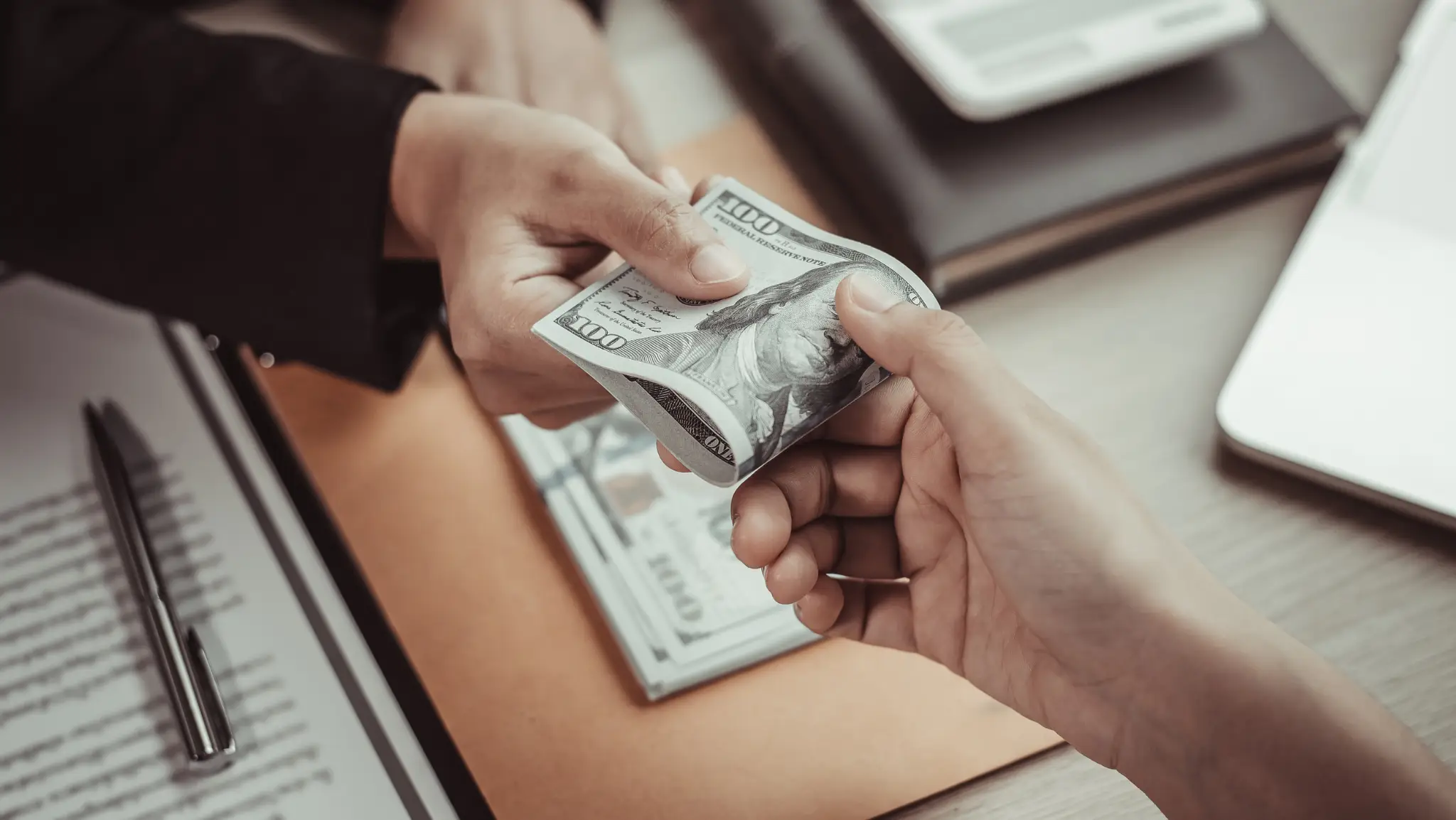 Posso fazer portabilidade de salário mesmo devendo o banco? Descubra ...