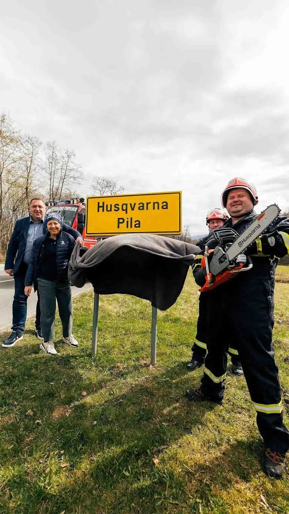 Husqvarna Pila village