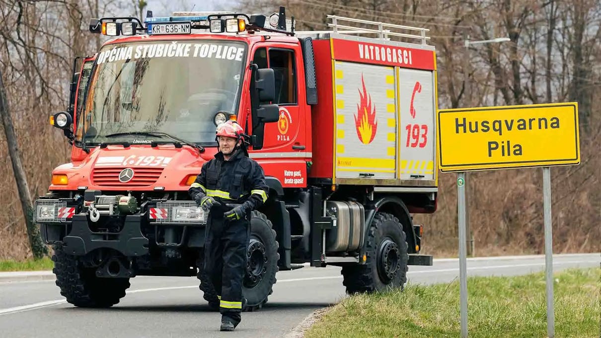 Husqvarna Pila village