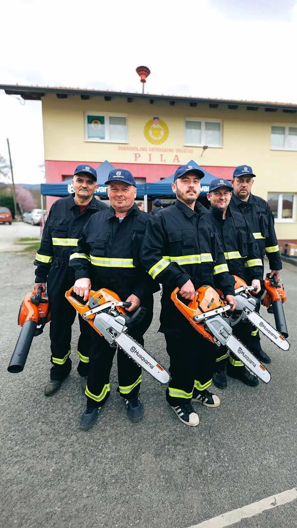 Husqvarna Pila village