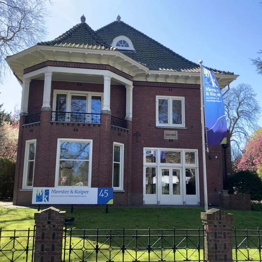Meester & Kuiper pand - Lente 2026 Kantoorgebouw Meester & Kuiper in Hilversum