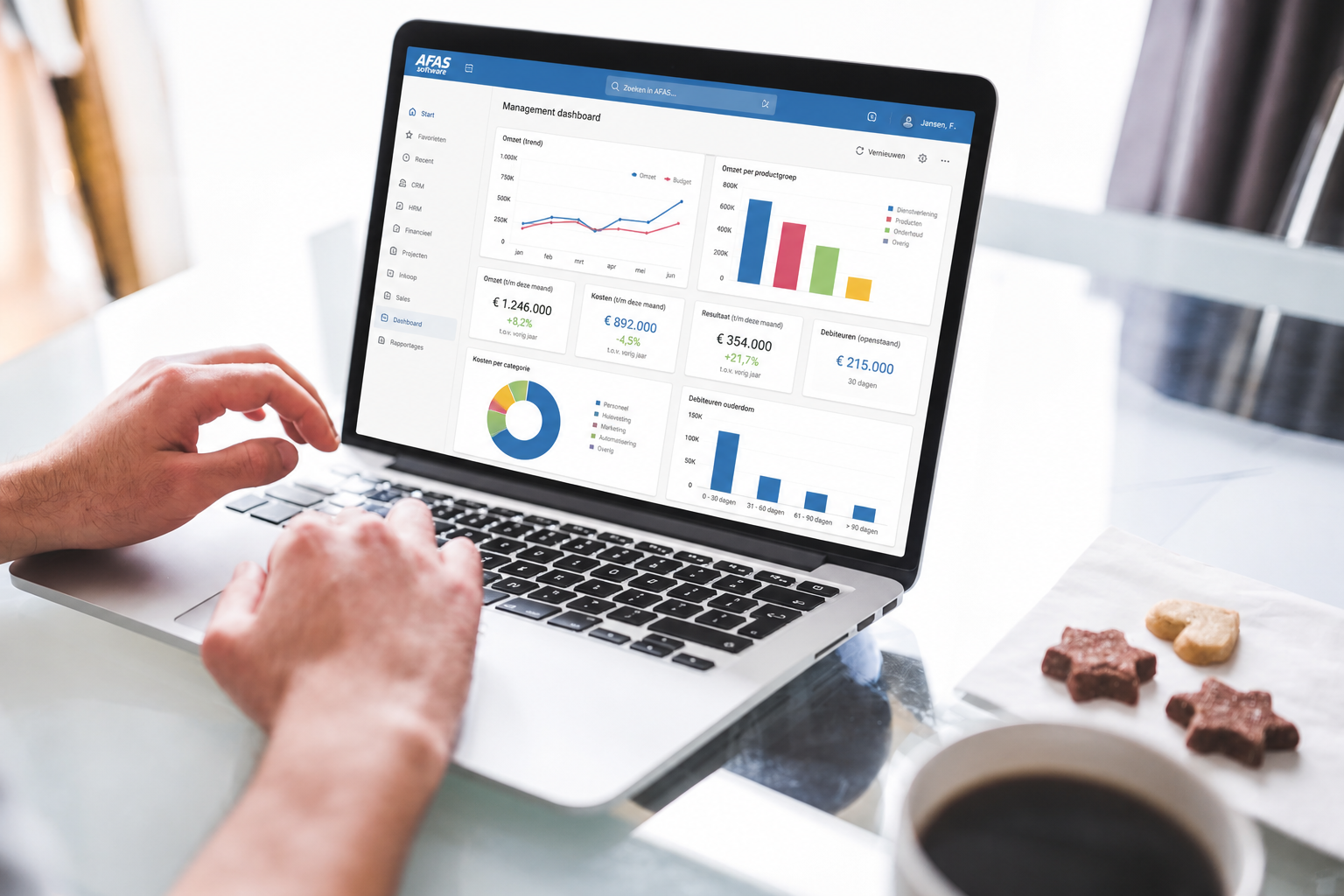 Een open laptop met AFAS dashboard