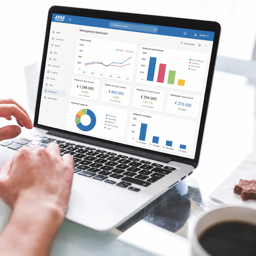 Een open laptop met AFAS dashboard