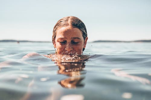 Se baigner sans tampon : est ce que le maillot de bain de règle