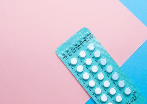 Pilule contraceptive hormonale pour femme : tout savoir