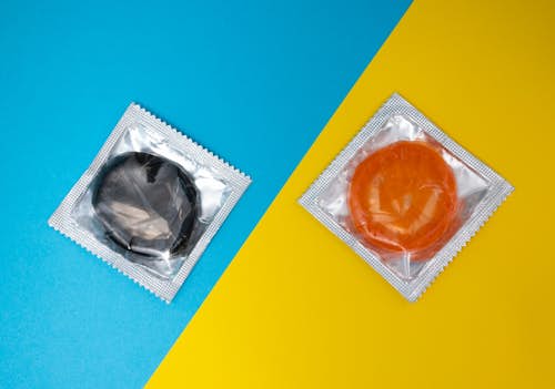 moyens de contraception masculine (slip, anneau, préservatif)