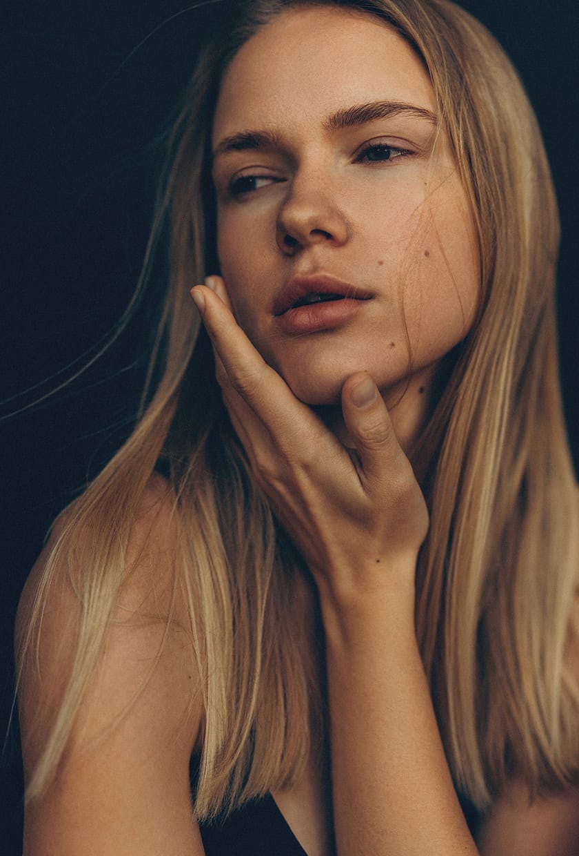 woman with long blonde hair