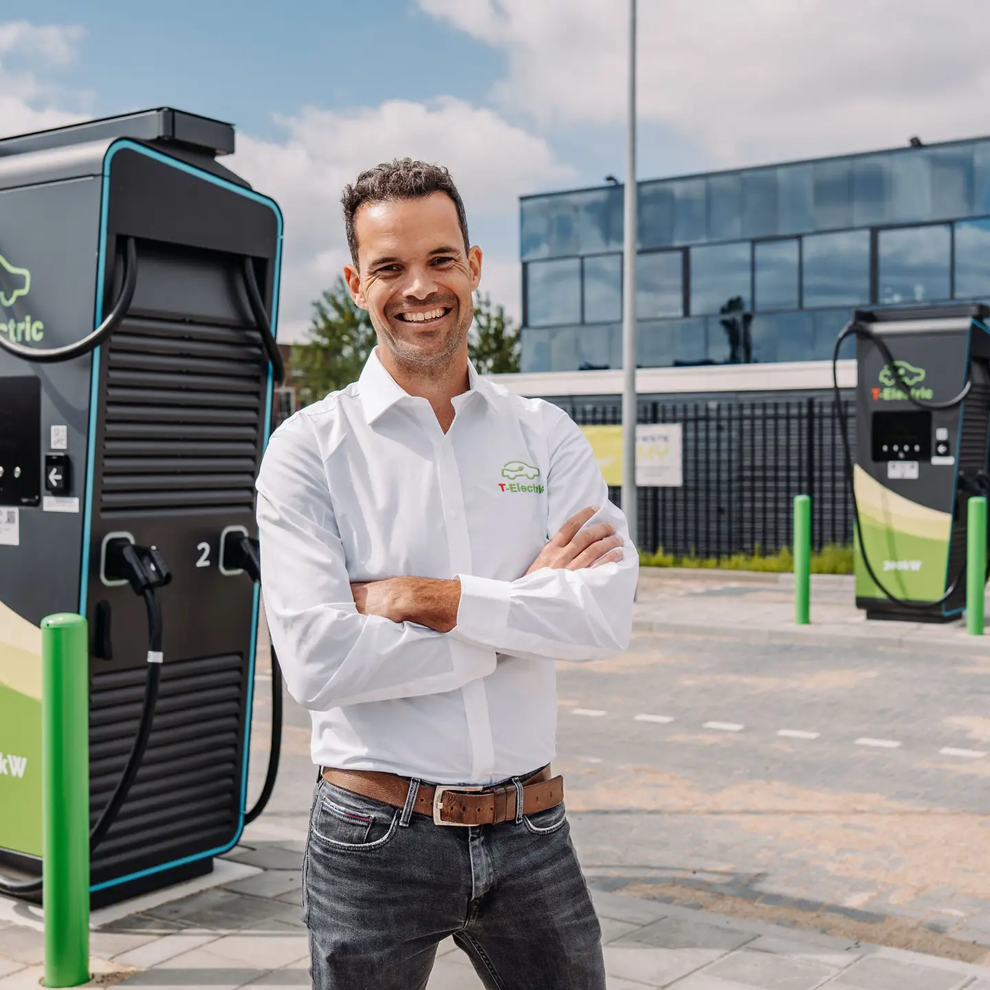 Vincent Clarijs van Tamoil bij een laadpunt