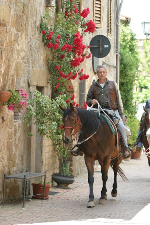 A cavallo a Sovana