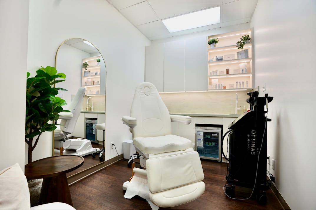 MD Glow Lab Office media