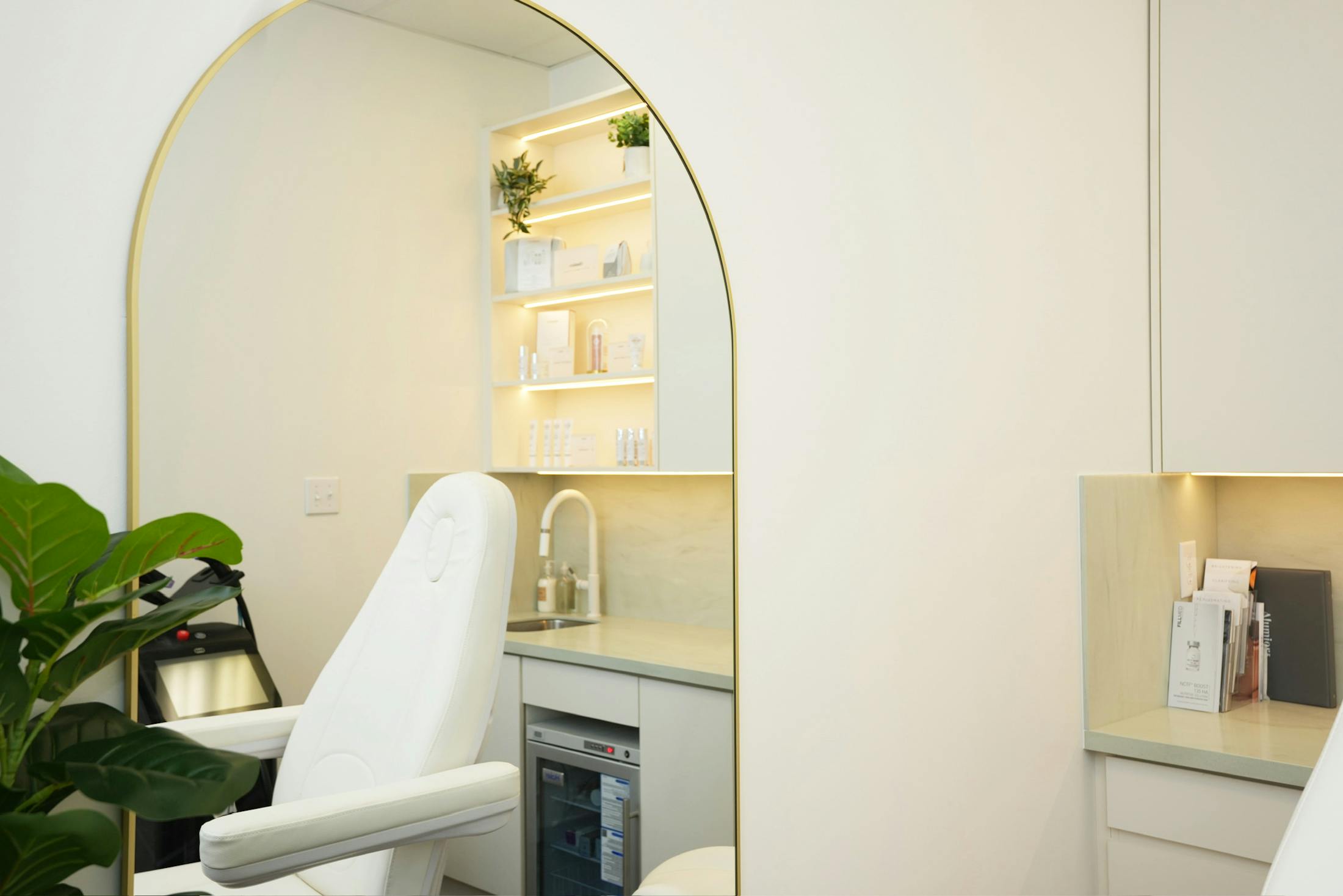 MD Glow Lab Contact us media