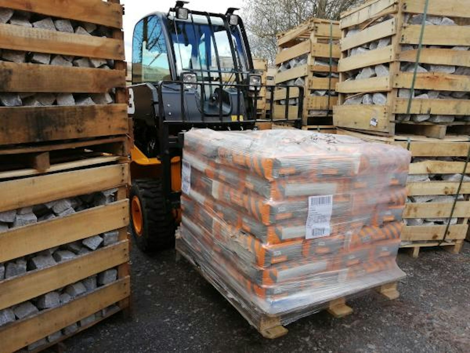 Crate of flowpoint on forklift
