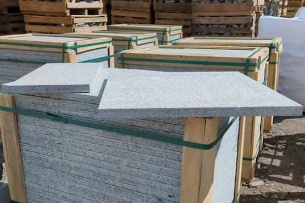 Mixed packed of granite paving