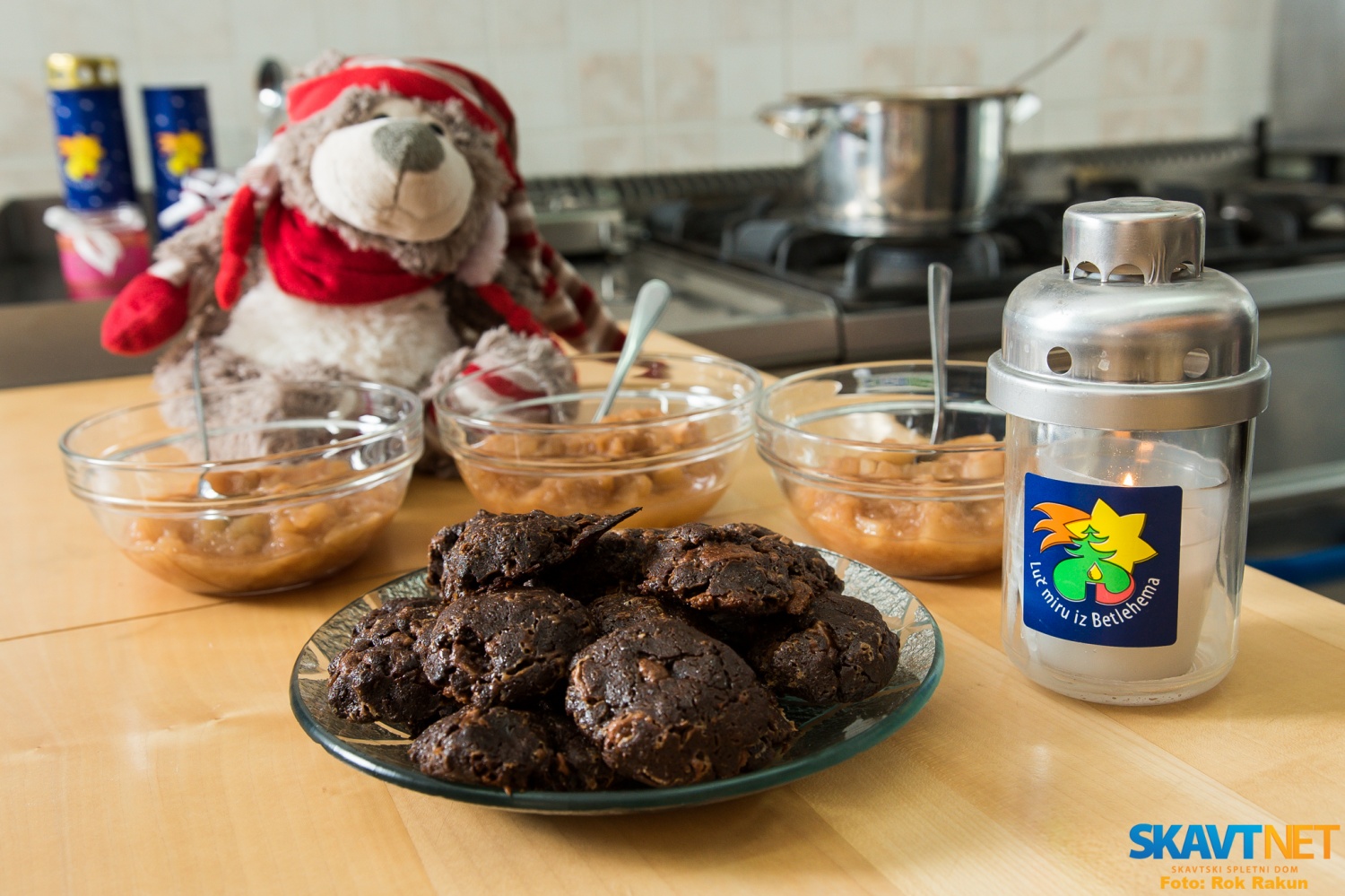 Decemberska oddaja kuhajmo z Juretom z gostjo Jasno Cupin