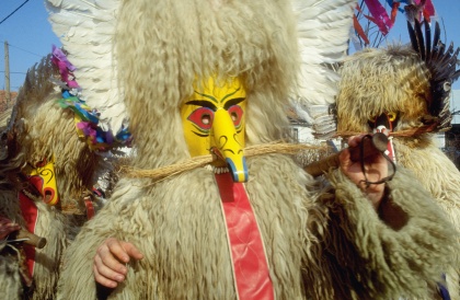 Pust, pust krivih ust!