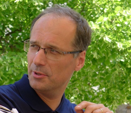 Sol zemlje, luč sveta in finančni škandali